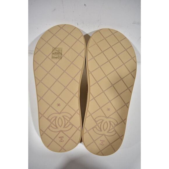 Chanel 23P Beige Quilted Charms Padded Pool Thong Logo Mule Slide Flat Sandal 36 - Picture 12 of 12